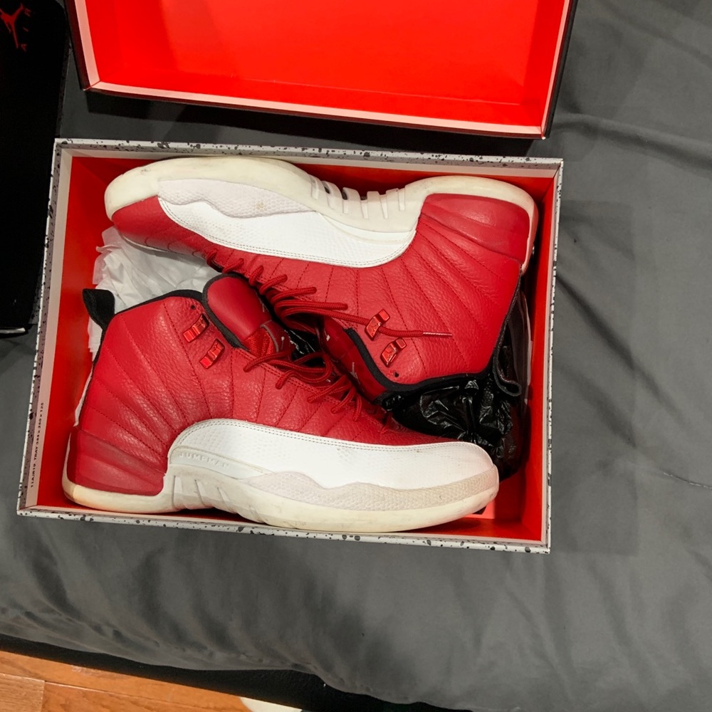 Air Jordan retro 12 Gym Red